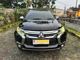 Mitsubishi Pajero Sport Dakar 2018 4x2 AT Hitam