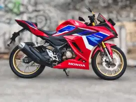 Dp 1jt cicil 700an Honda CBR 150 R 150R r15 (ktp daerah bs kredit)
