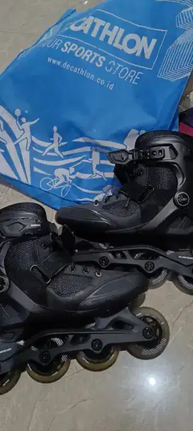 Oxelo Sepatu Roda Pria Dewasa Roller Skate Inline Blade Fit100 Orignal