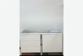 Di jual Meja Rias/ meja Tv
