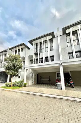 Rumah 3 Lantai Di Greemwich BSD
