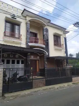 Rumah siap huni 2 lantai