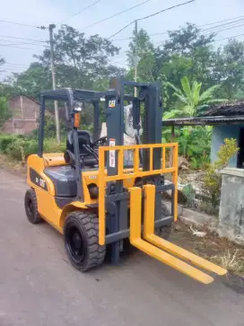 Forklift 3 Ton 2020 diesel Caterpillar