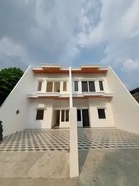 Rumah siaphuni di lamper semarang selatan, 7 menit Simpang lima