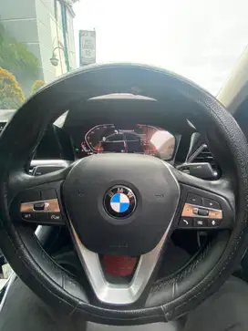 BMW 320i 2022 Bensin