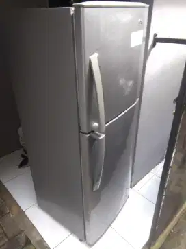 Kulkas 2 pintu LG orisinil  dikirimkan bdg kota