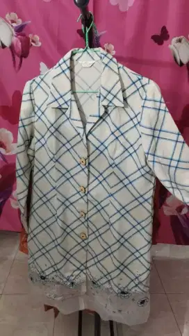 Tunik wanita kerah