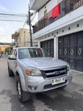 Ford ranger XLT 2010 istimewa siap pake