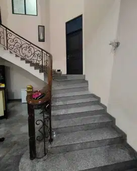 Jual Rumah Hitung Tanah Pakuwon Indah
