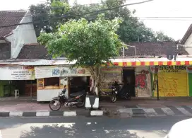 Dijual Rumah Tradisional model  Limasan didlm beteng kraton Yogyakarta