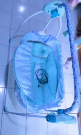Ayunan  Elektrik untuk Bayi