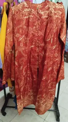 Atasan couple batik sutra merah oranye