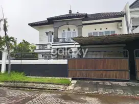 RUMAH  CLASSIC DIAN ISTANA SURABAYA BARAT