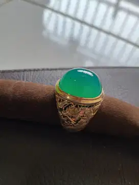 Bacan Hijau Giwang Semi Bulat