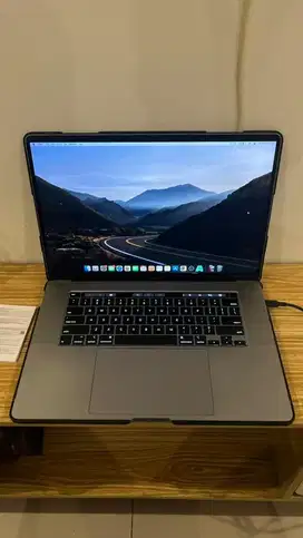 Macbook pro 2019 16inch intel i9 RAM 64gb dual VGA spek langka