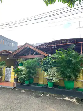 Rumah Posisi Hoek Dalam Komplek Di Taman Narogong Bekasi S8814