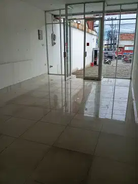 Disewakan Ruko 2 Lantai Strategis Di jl. Amir Machmud