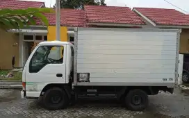 Isuzu elf box warna putih ex makanan ringan
