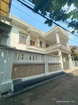 Di sewakan rumah di jati Cempaka pondok gede Bekasi