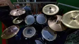 Full alat musik studio
