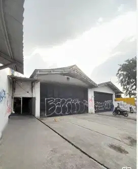 Disewakan 2 Ruko Ex Sorum Mobil Lokasi Komersil Pondok Bambu