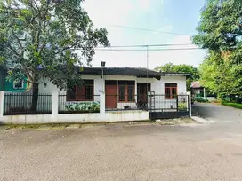 Di jual rumah dalam komplek dengan tanah luas,Hook di gas alam depok