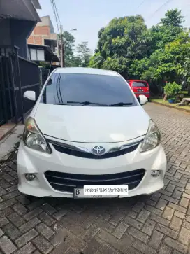 Avanza veloz 2012 putih