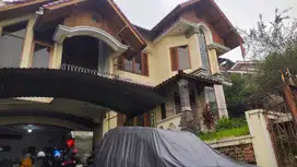Dijual Rumah Strategis Asri Bangunan Lama Di Daerah Tubagus Ismail