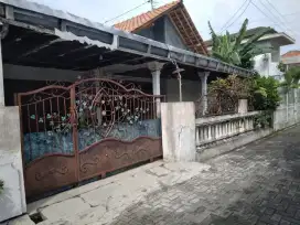 Jual Rumah Strategis d Patiunus Gayamsari