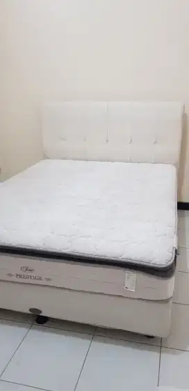 Jual 1 set Ranjang kasur elite + Dipan dan headboard
