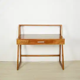Meja Kerja atau Meja Belajar Kayu Aesthetic
