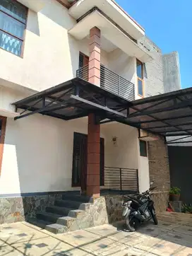Di Jual Rumah 2 Lantai Semifurnish Siap Huni di Sayap Riau