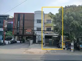 Disewakan Ruko di Jl. Tebet Barat Dalam Raya, Jakarta Selatan