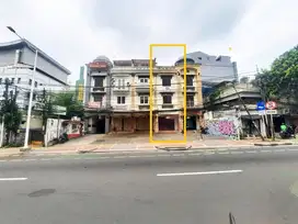 Disewakan Ruko 3 lantai  di Jl. Tebet Raya, Tebet Barat, Jakarta Selat