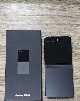 Samsung Z Flip 5 SEIN 512 Mulus Tidak ada minus bekas Pribadi