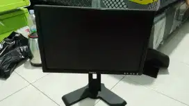 Jual komputer sama kyboard diharga net 4.500000 lagi Bu