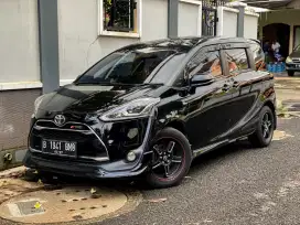 Toyota Sienta Q 1.5 AT Hitam 2016