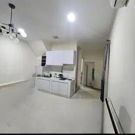 Rumah 1,5 lantai bagus di regency melati mas serpong