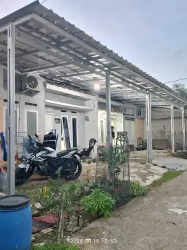 Kanopi baja ringan