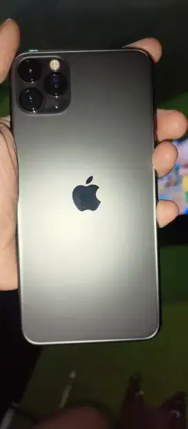 Di jual iphone 11 pro max 256gb inter