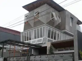 Rumah 3,5 Lantai di Radio Dalam Kebayoran Baru