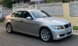 BMW 320i E90 2.0 AT Low KM
