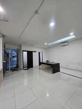 DI JUAL rumah kantor zona komersial utk usaha di brawijaya keb.baru