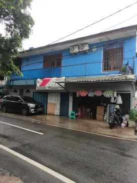DI JUAL RUMAH USAHA SANGAT STRATEGIS BEBAS BANJIR