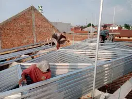 Rangka atap baja ringan