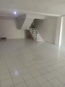 Disewakan Ruko Area Pluit (seluruh lantai ada 3 lantai)
