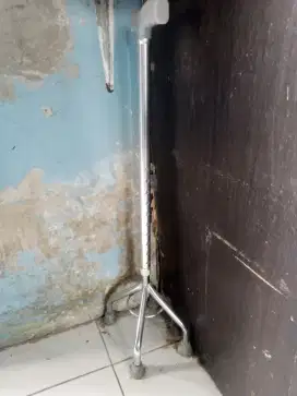 Tongkat Alat Bantu Berdiri