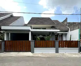 JUAL MURAH RUMAH SEMI FURNISH KALASAN JOGJA DEKAT TOL