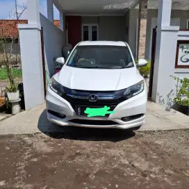 HRV 1.8 E CVT Putih TERAWAT