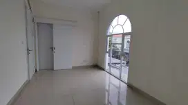 JUAL CEPAT RUMAH LEBAR 7 SIAP HUNI DI  LASEINE JGC  CAKUNG TIMUR